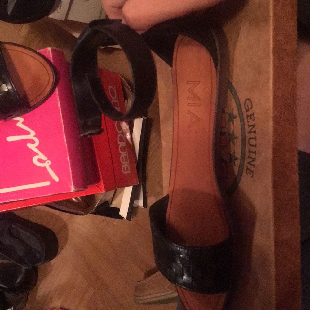 Shoes - Picture 2 of 2